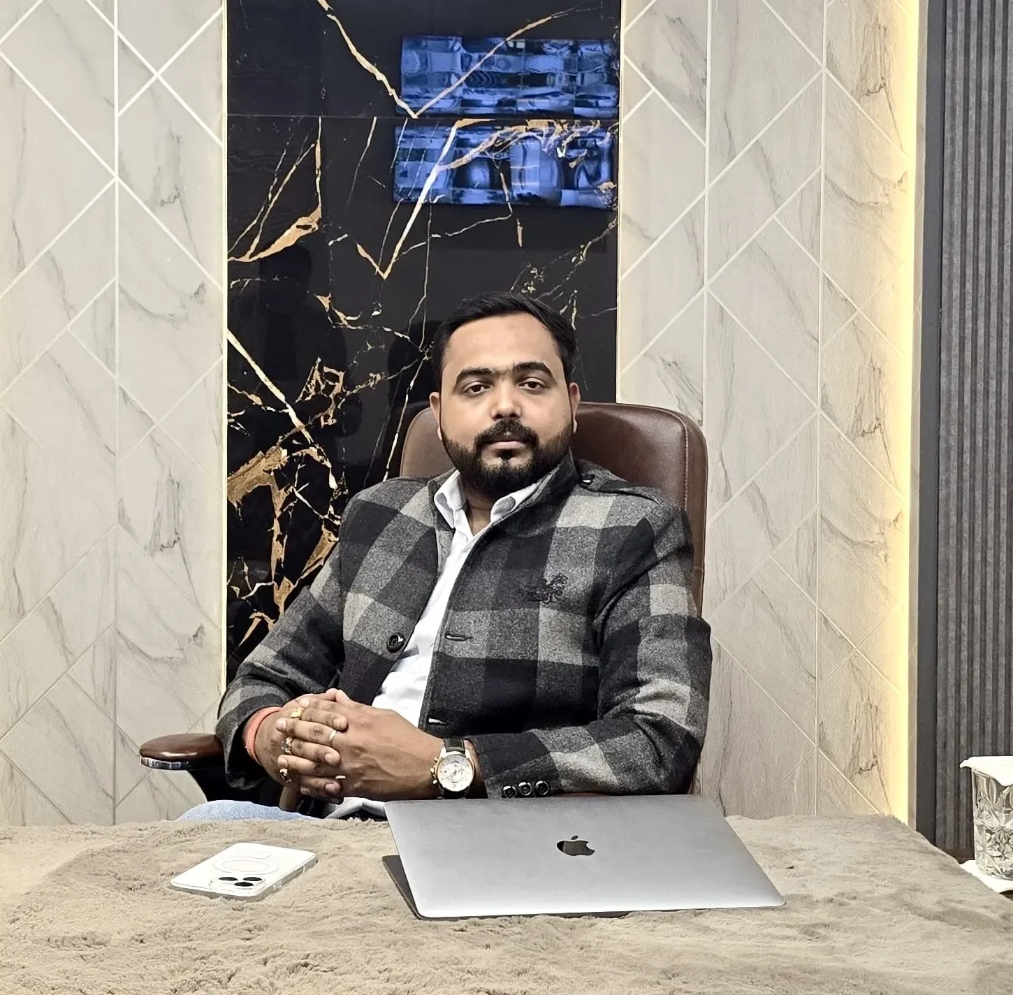Mr. Subhanshu Dwivedi